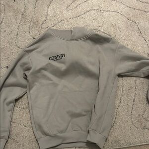 COMFRT Women's Gray Sweatshirt